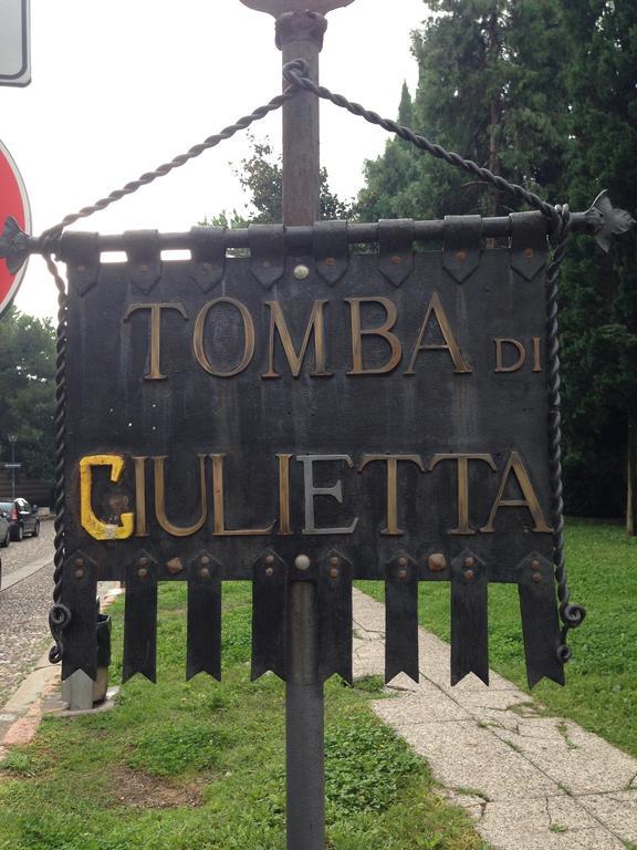 Alla Tomba Di Giulietta Verona Exterior photo